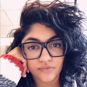 Meet your Posher, Caroline